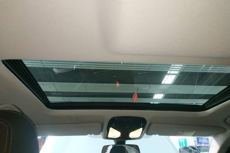 Used BMW 5 Series 2022 Restyled 525Li Luxury Package Headliner