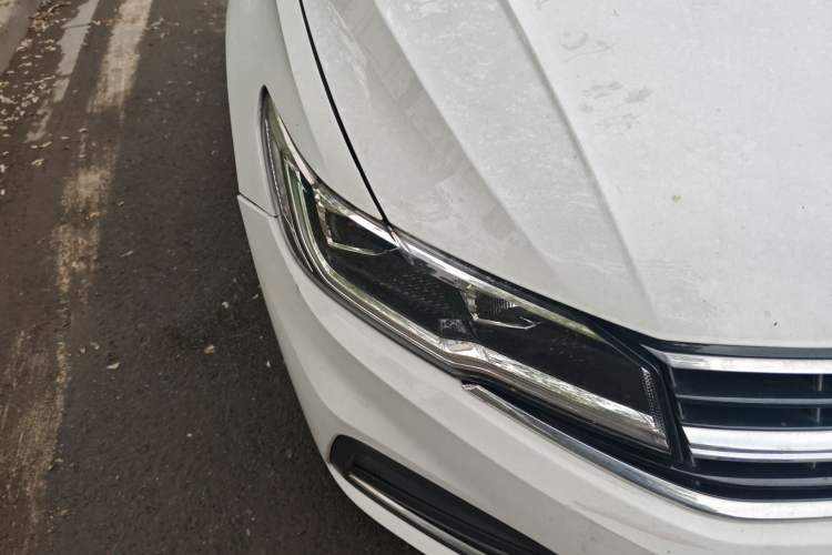 Used Volkswagen Bora 2020 1.5L Automatic Comfort Model Right Front Headlight