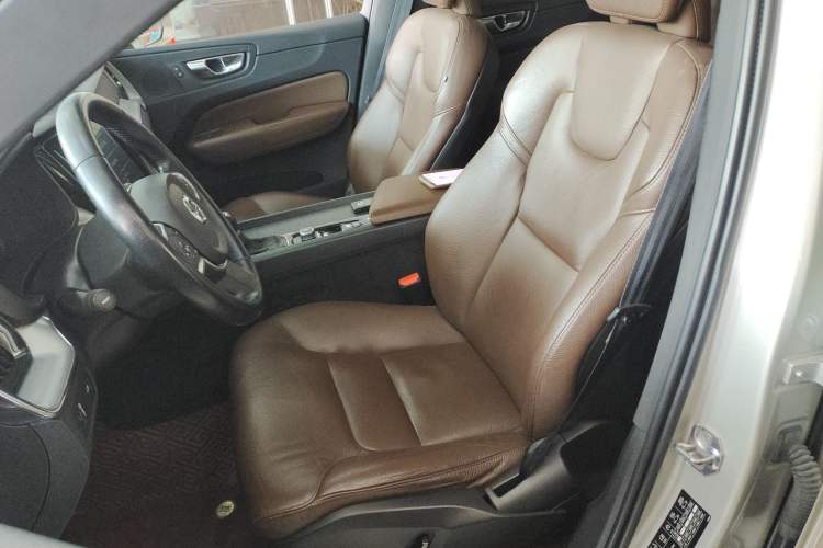 Used Volvo XC60 2019 T5 4x4 Smart Edition China V Standard
