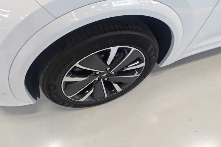 Used Li Auto L7 2025 Max Smart Refresh Edition Exterior 4