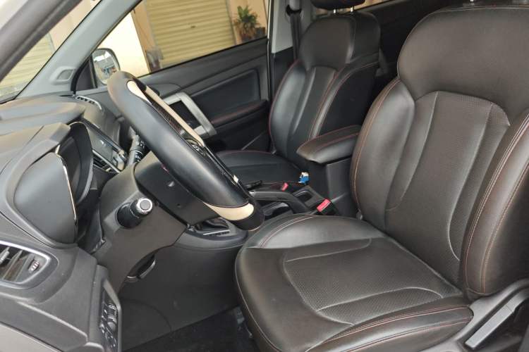 Used Cowin X5 2017 2.0L CVT Luxury Version Left Front Seat