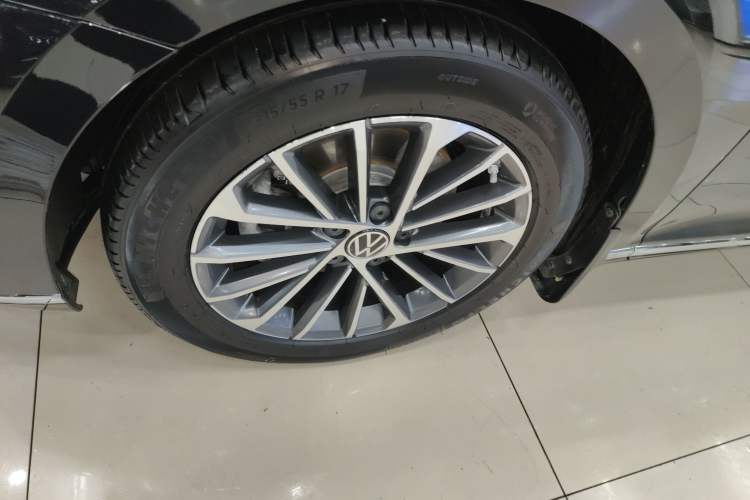 Used Volkswagen Magotan 2020 330TSI DSG Luxury Edition Exterior 4