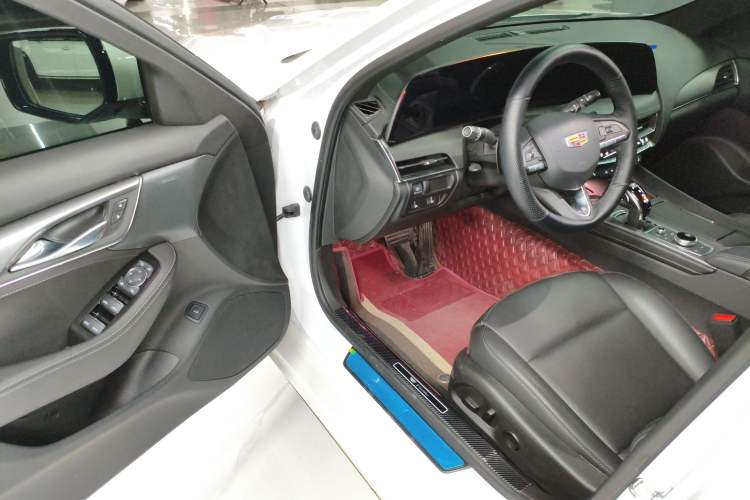 Used Cadillac CT5 2025 28T Urban Sport Edition Driver Seat