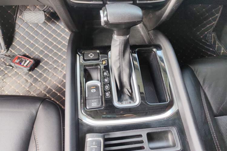 Used GAC Trumpchi GS7 2017 320T Two-Wheel-Drive Luxury Model Gear Lever