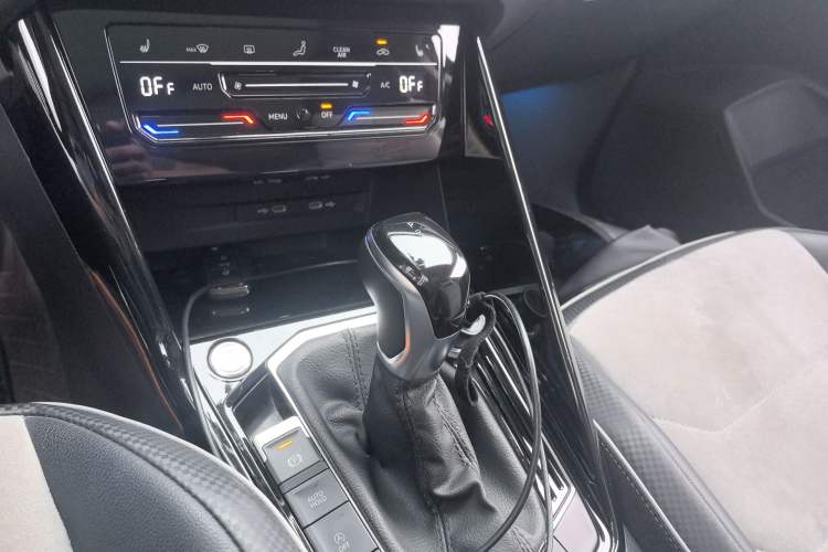 Used Volkswagen Tayron X 2020 330TSI Two-Wheel Drive Luxury Smart Connectivity Version