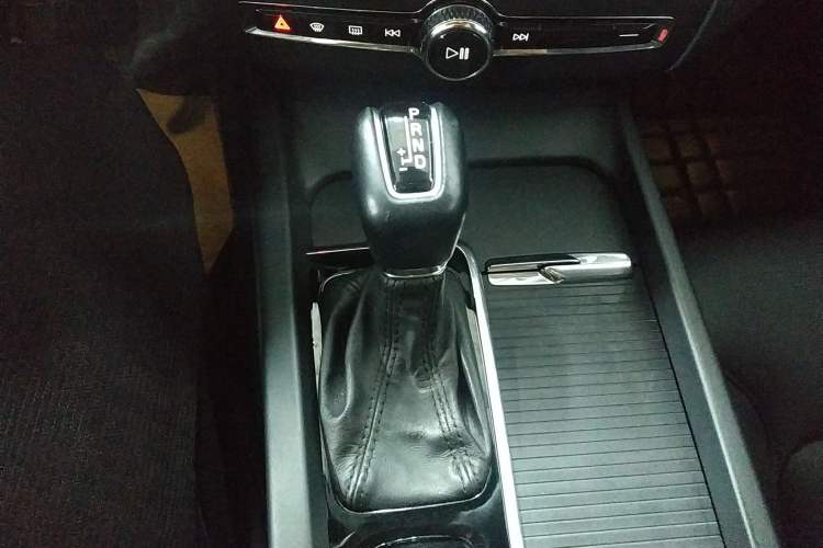 Used Volvo XC60 2019 T5 4x4 Zhiyuan Edition China VI Standard
