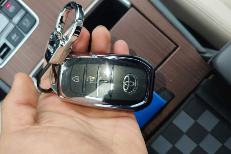 Used Toyota Sienna 2024 2.5L Hybrid Comfort Edition