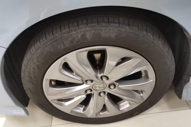 Used Honda Jade 2017 1.8L automatic Comfort version 5 seats Exterior 4