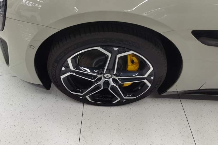 Used Xiaomi Auto SU7 2024 Rear-Drive Ultra-Long Range Advanced Pro-Level Intelligent Driving Version Exterior 4