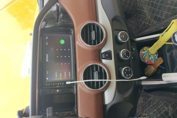 Used Dongfeng Ruichi 2018 2.5T Diesel Two-Wheel Drive Luxury Version ZD25T5
