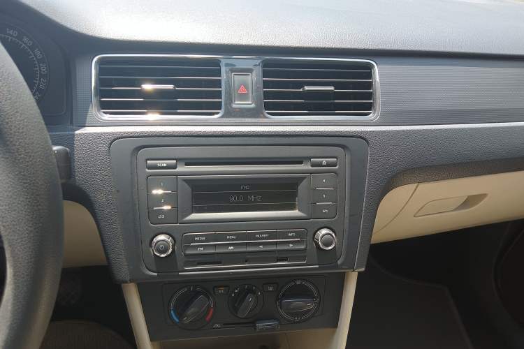 Used Skoda Rapid 2013 1.6L Manual Smart Selection Model