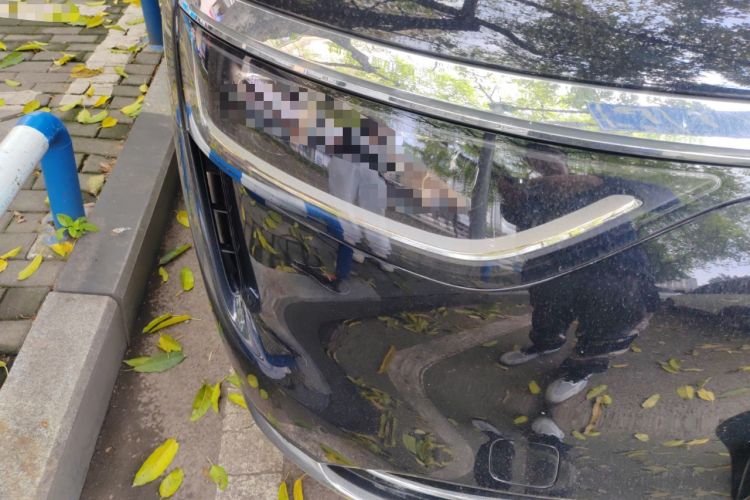 Used Hima AITO M8 2025 Extended-Range Max+ Version 53.4 kWh 6-Seater Edition Right Front Headlight