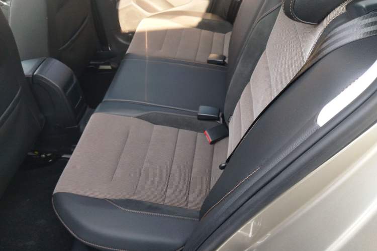 Used Volkswagen C-TREK 2018 230TSI DSG Comfort Model
