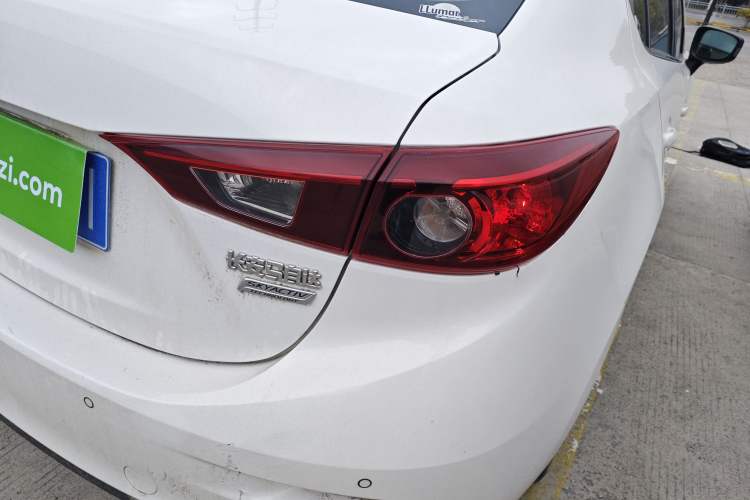 Used Mazda Mazda 3 Axela 2014 Sedan 1.5L Automatic Luxury Model
