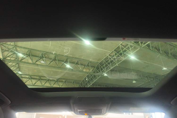 Used Volkswagen Golf 2023 Facelift 280TSI DSG R-Line Lite
