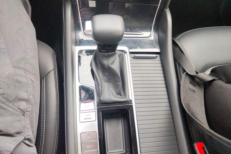 Used Roewe RX8 2019 30T Two-Wheel Drive Supreme Flagship Edition