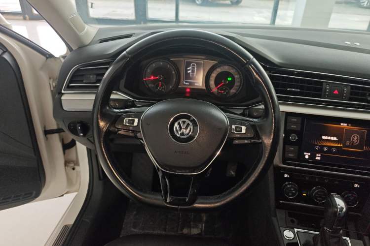 Used Volkswagen Lamando 2019 280TSI DSG Comfort Edition China VI standard
