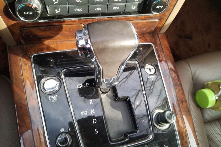 Used Volkswagen Phaeton 2014 3.0L Executive Model Gear Lever