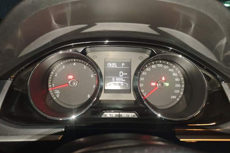 Used Volkswagen C-TREK 2017 230TSI DSG Comfort Version