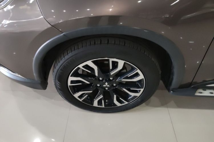 Used Mitsubishi Outlander 2019 2.0L Two-Wheel Drive Comfort Edition 5 Seats China VI Standard
