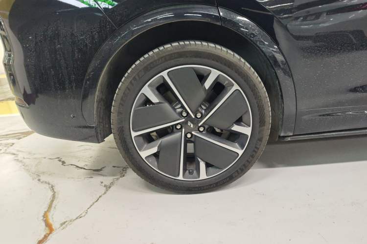 Used Li Auto L7 2025 Max Smart Refresh Edition Right Rear Wheel Hub