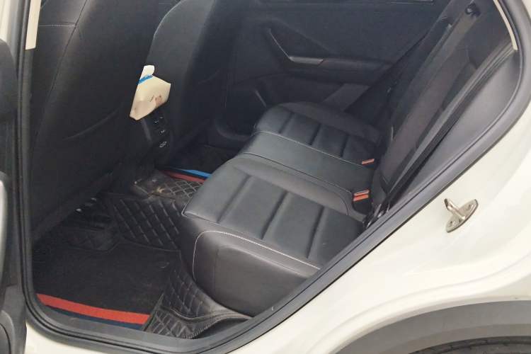 Used Volkswagen T-ROC 2022 280TSI DSG Two-Wheel Drive Comfort PLUS Left Rear Seat