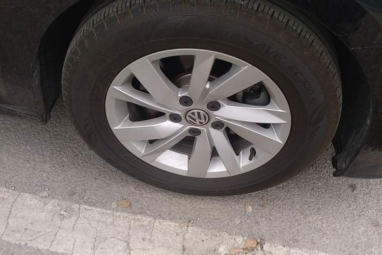 Used Volkswagen Passat 2019 280TSI Business Edition China VI Right Front Wheel Hub