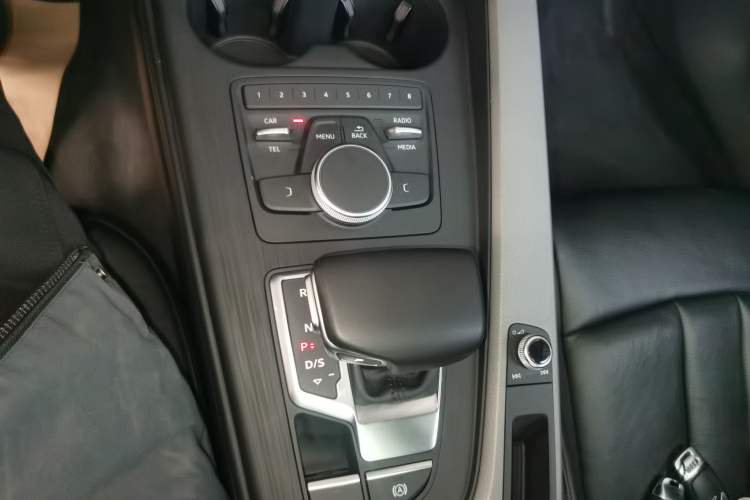 Used Audi A4L 2017 Plus 40 TFSI Ambition Model
