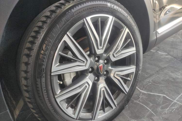 Used Hongqi HS5 2022 Facelifted Version 2.0T Smart Connect Flagship All-Wheel-Drive Edition