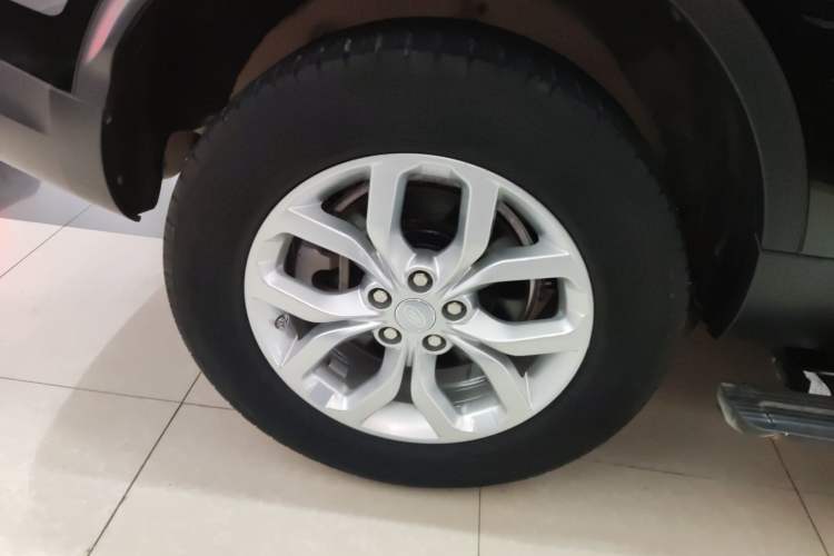 Used Land Rover Discovery 2018 3.0 SC V6 SE Exterior 5