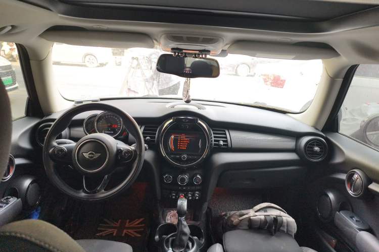Used MINI 2016 1.5T COOPER Center Console