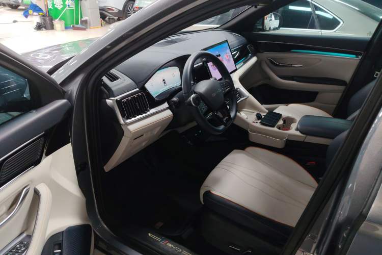 Used BYD Song PLUS New Energy 2023 Champion Edition EV 520KM Prestige Model
