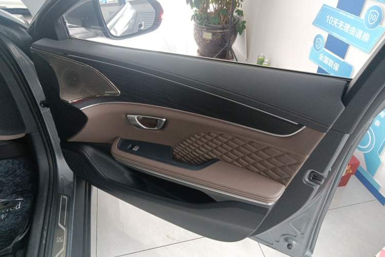 Used BYD Han 2024 DM-i Glory Edition 121KM Premium Model
