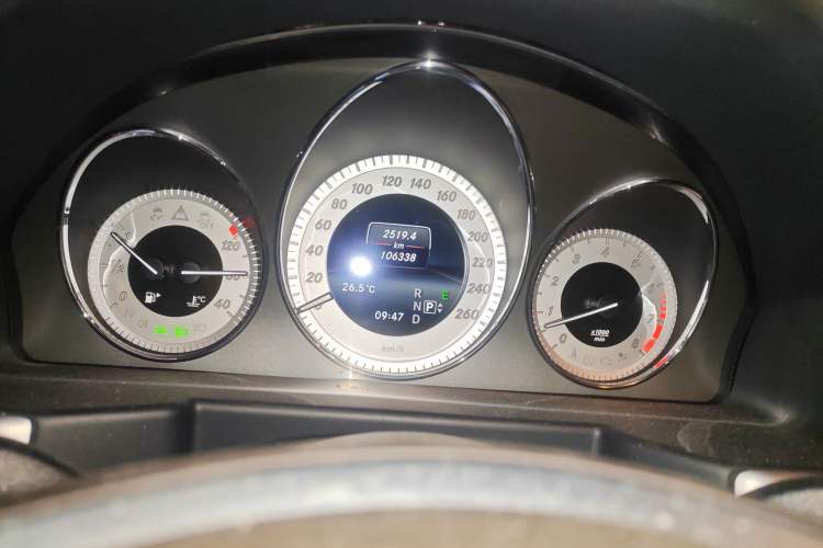 Used Mercedes-Benz GLK-Class 2013 GLK 300 4MATIC Dynamic Sunroof Model