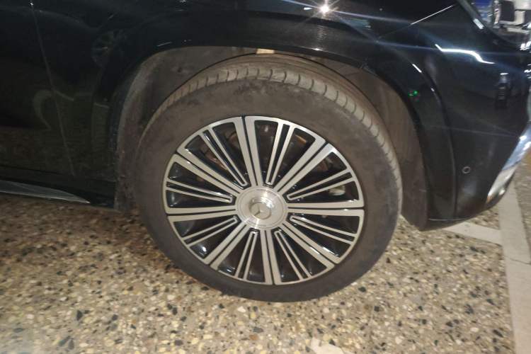 Used Mercedes-Benz Maybach GLS 2021 GLS 600 4MATIC Celebration Edition Right Front Wheel Hub