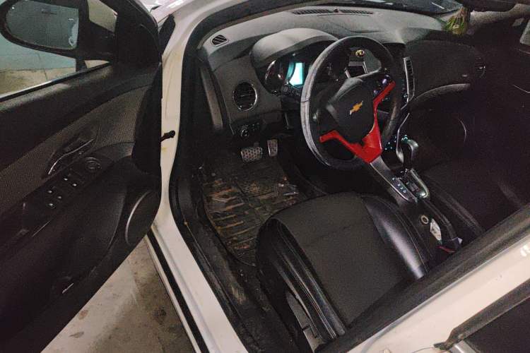 Used Chevrolet Cruze 2013 Hatchback 1.6T Automatic Flagship Model