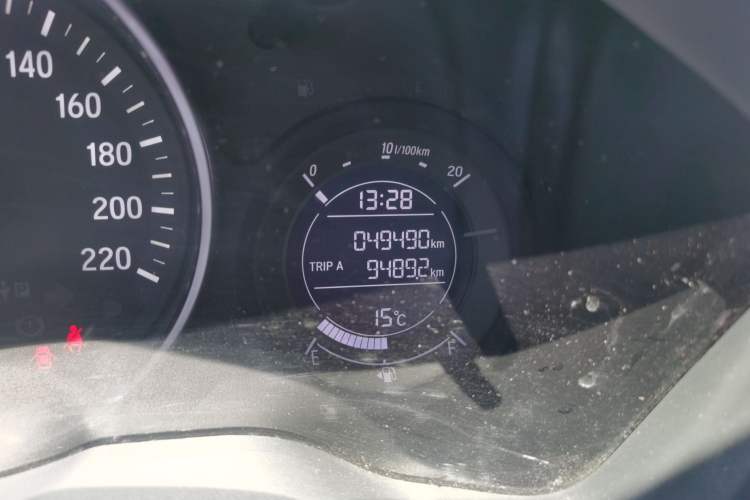 Used Honda Vezel 2022 1.5L CVT Phantom Night Pioneer Edition Odometer Close Up