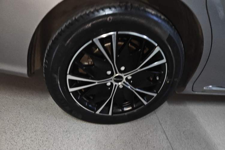 Used Roewe iMAX8 2023 400TGI Comfort Edition