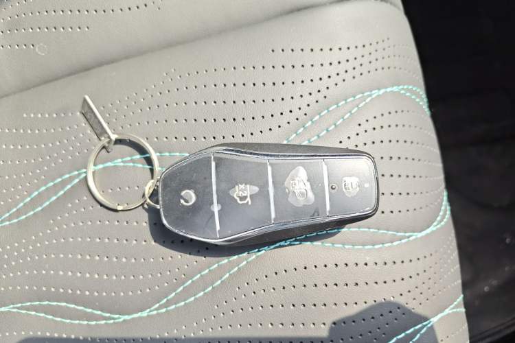 Used BYD Seal 06 New Energy 2025 DM-i Intelligent Drive 120KM Flagship Model
