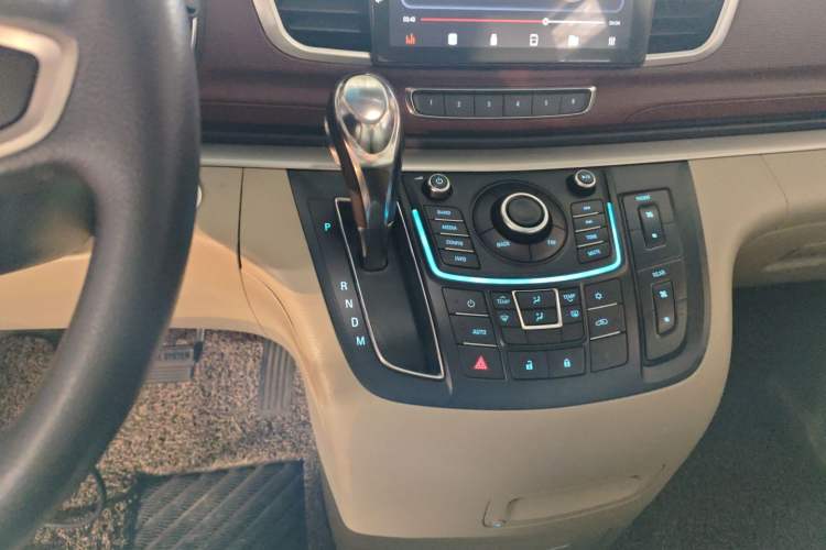 Used Buick GL8 2015 2.4L Luxury Business Premium Edition
