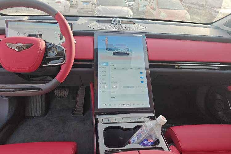 Used Yuanhang Y6 2024 720 km Rear-Drive Luxury Version
