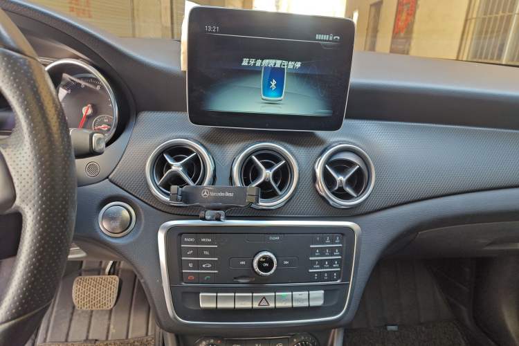 Used Mercedes-Benz GLA 2018 GLA 200 Sport Edition Audio And AC Panel