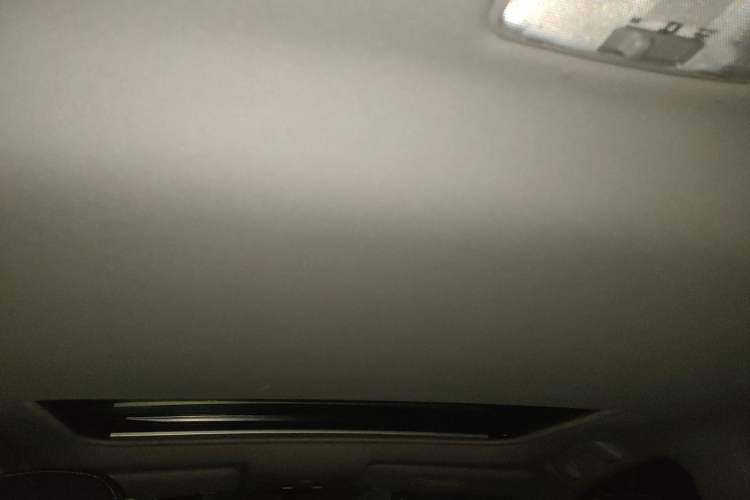 Used Toyota RAV4 2019 2.0L CVT Two-Wheel Drive Luxury Version China VI Standard
