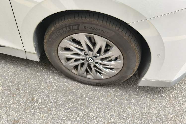 Used GAC Trumpchi Xiangwang M8 2025 Kunkun Series Ultra First-Class Cabin Right Front Wheel Hub