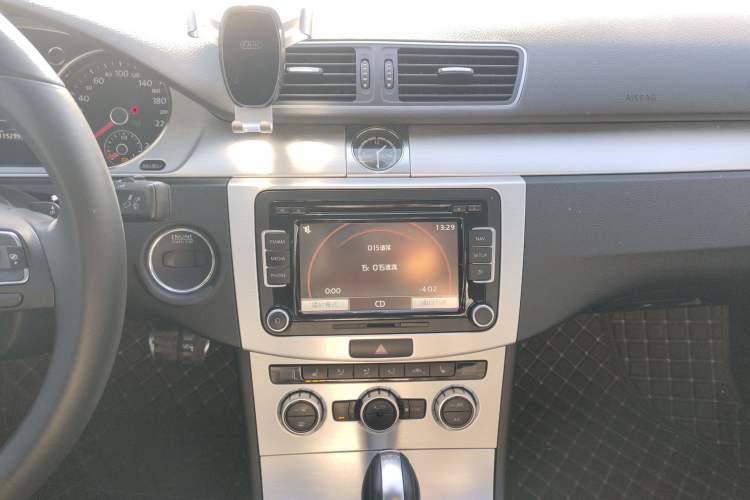 Used Volkswagen FAW-Volkswagen CC 2013 1.8TSI Luxury Model Audio And AC Panel