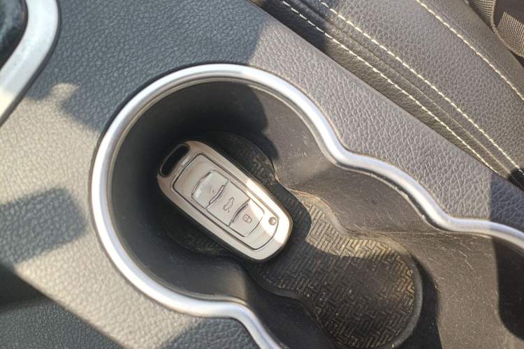 Used Geely Auto Vision X6 2016 1.8L Manual Luxury Model