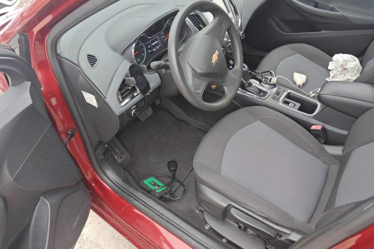 Used Chevrolet Cruze 2017 1.5L Automatic Pioneer Sunroof Edition Driver Seat