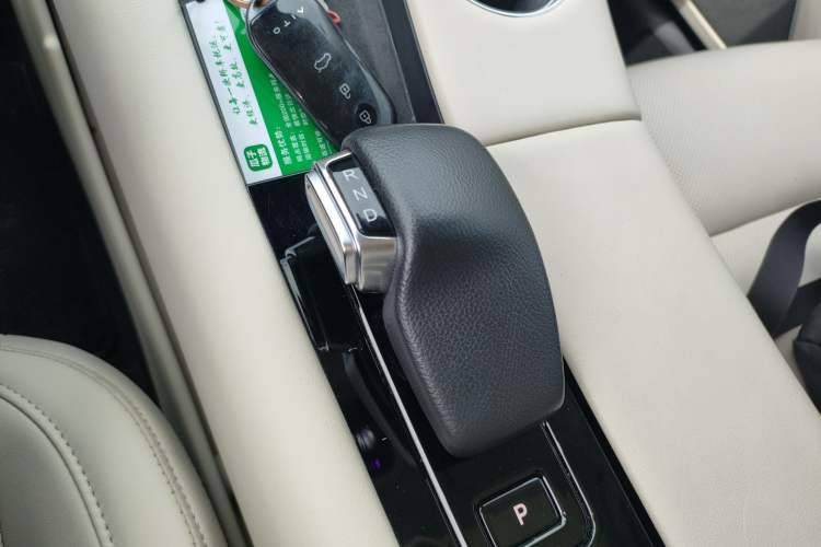 Used Hima AITO M5 2022 Extended-Range Four-Wheel Drive Performance Version Gear Lever