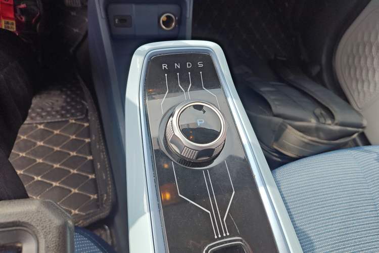 Used CHANGAN Benni E-Star 2022 Qingxin Edition Colorful Model Lithium Iron Phosphate