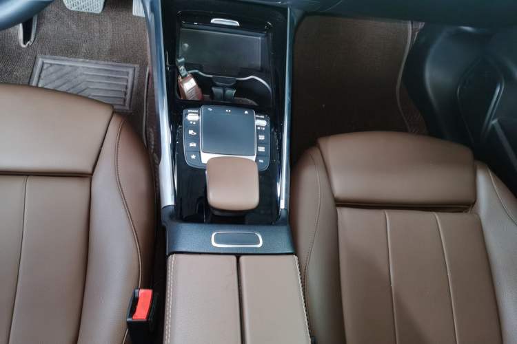 Used Mercedes-Benz GLB 2020 GLB 200 Stylish Edition Gear Lever